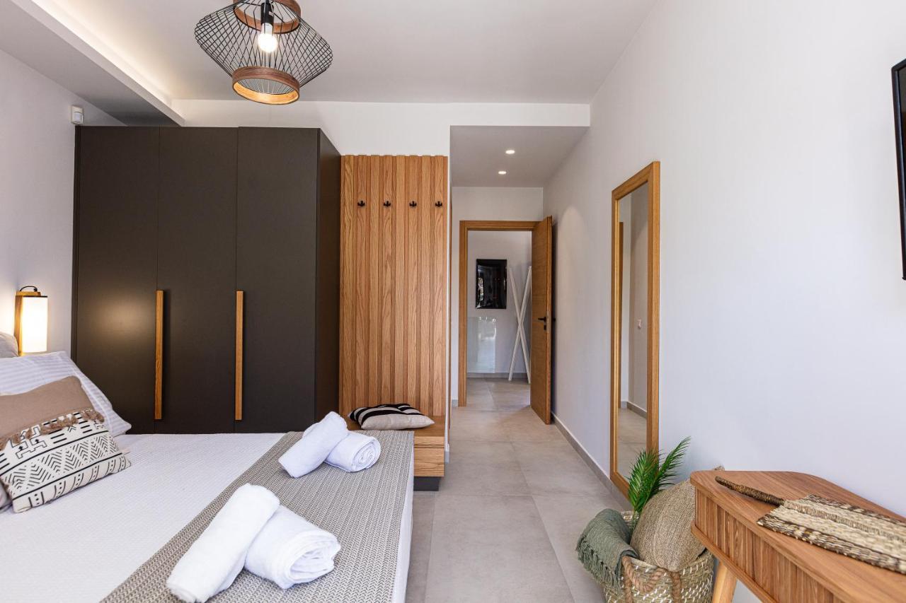Lagoon Seabreeze Villa, Sumptuous Retreat, By Thinkvilla Panormos  Exterior photo